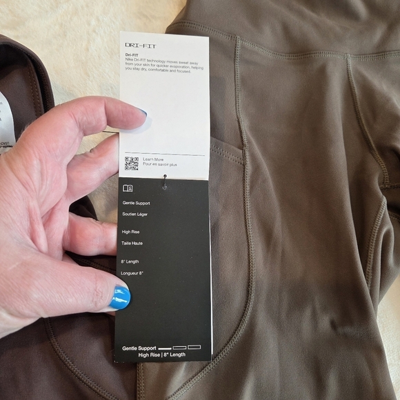 Nike One Dri-FIT Women's High-Rise 8" Bike Shorts Gentle Support Set Of 2 Brown - Picture 5 of 11